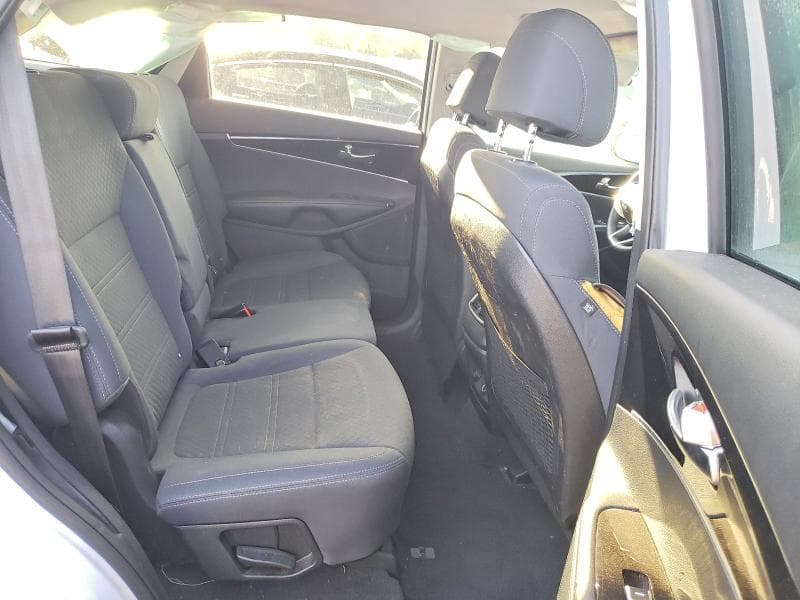 2017 KIA SORENTO LX 11