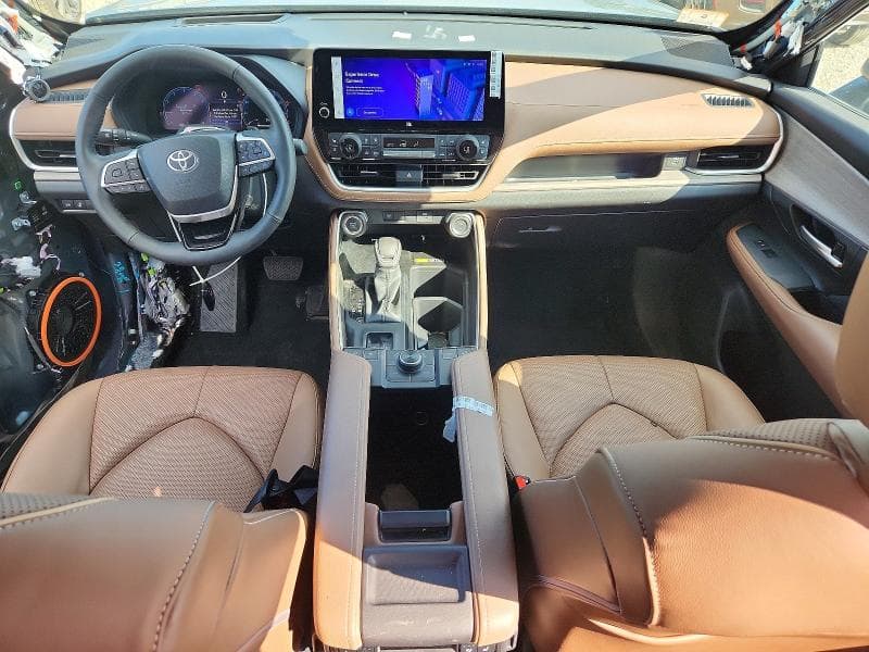 2025 TOYOTA GRAND HIGHLANDER PLATINUM 8