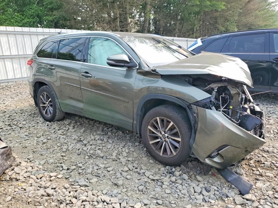2018 TOYOTA HIGHLANDER XLE 4