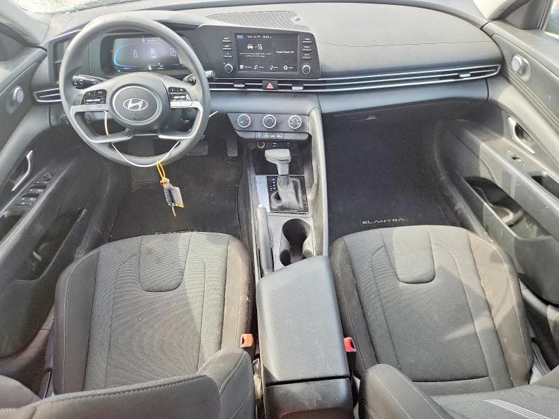 2025 HYUNDAI ELANTRA SE 8