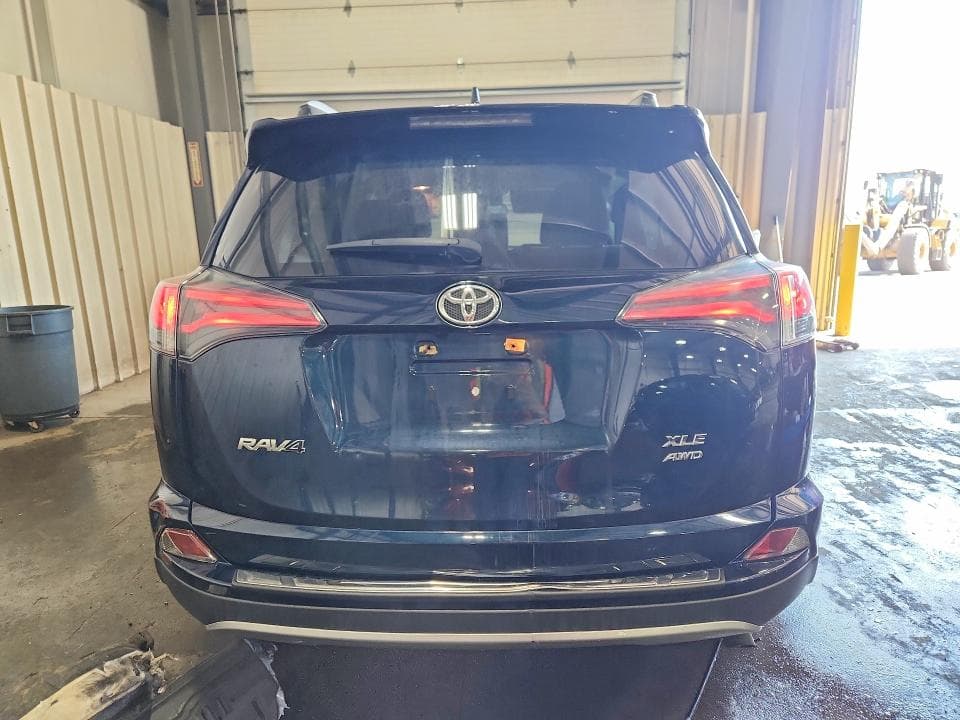 2018 TOYOTA RAV4 XLE 6