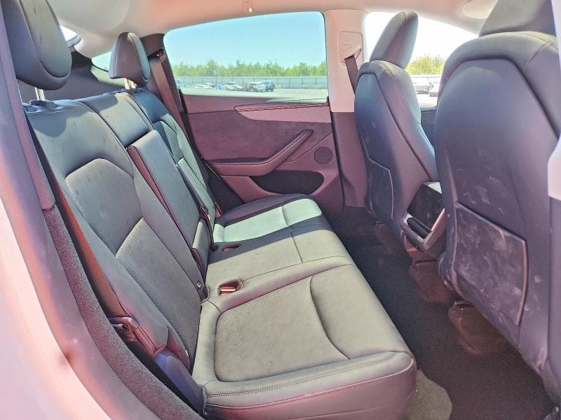 2026 TESLA MODEL Y 10
