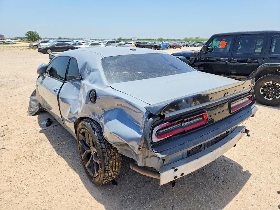 2022 DODGE CHALLENGER SXT 2