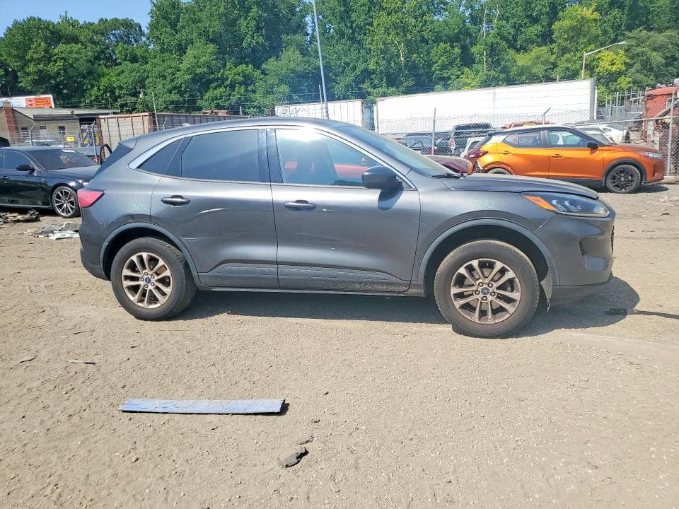 2020 FORD ESCAPE SE 4