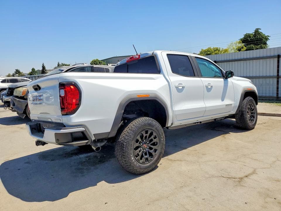 2026 GMC CANYON ELEVATION 3