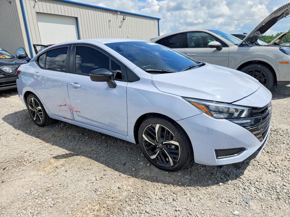 2024 NISSAN VERSA SR 4
