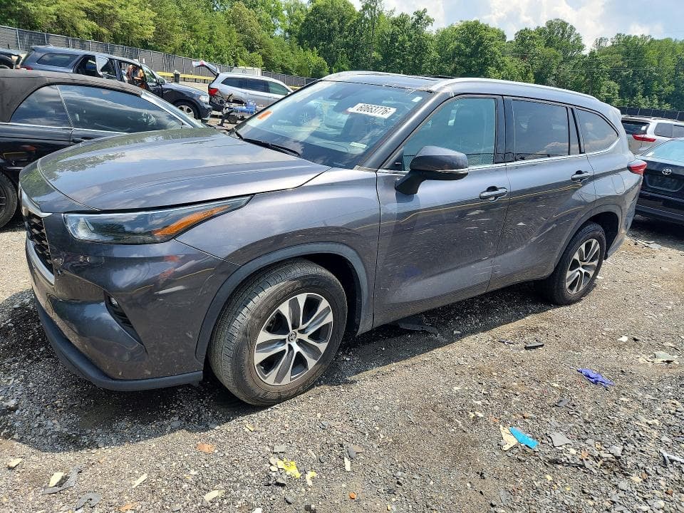 2022 TOYOTA HIGHLANDER XLE - 1