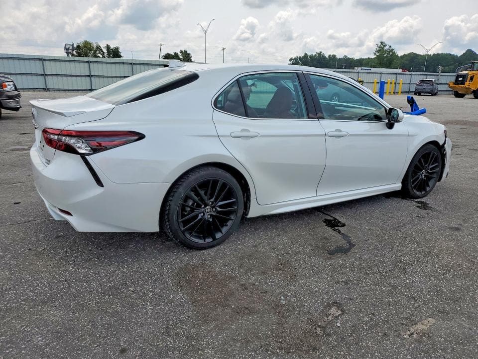 2022 TOYOTA CAMRY XSE 3