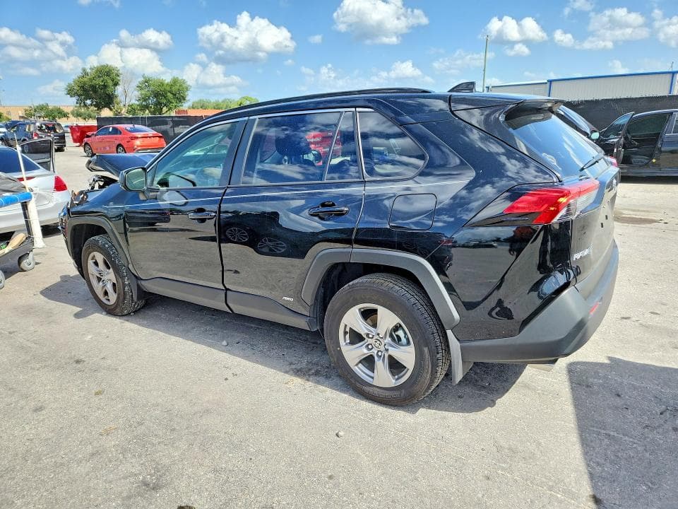 2025 TOYOTA RAV4 LE 2