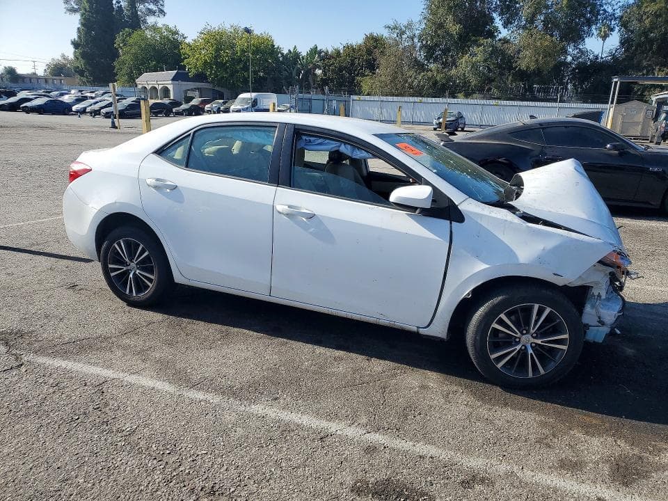 2017 TOYOTA COROLLA LE 4