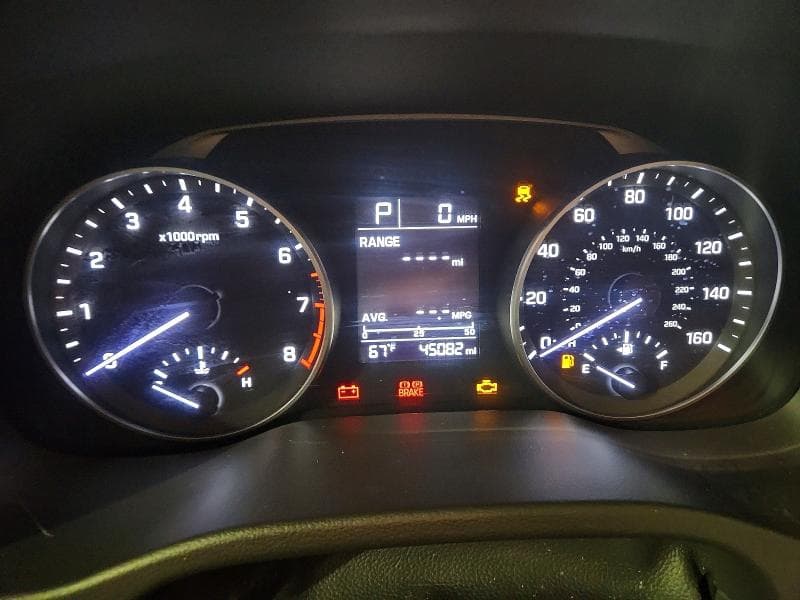 2017 HYUNDAI ELANTRA SE 9