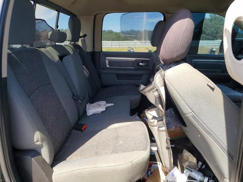 2019 RAM 1500 CLASSIC SLT 10