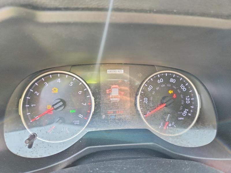 2019 TOYOTA RAV4 XLE 9