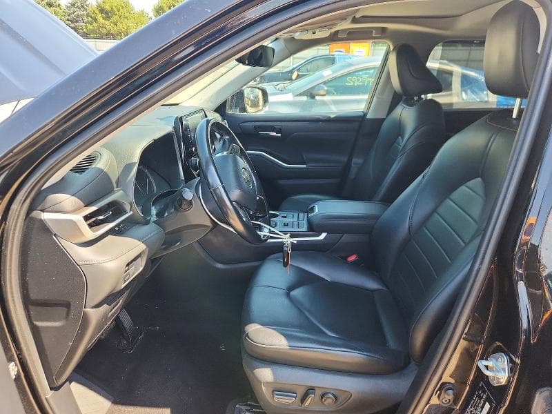 2021 TOYOTA HIGHLANDER XLE 7