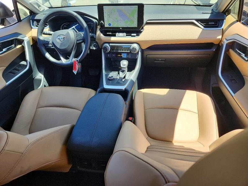 2025 TOYOTA RAV4 XLE PREMIUM 8