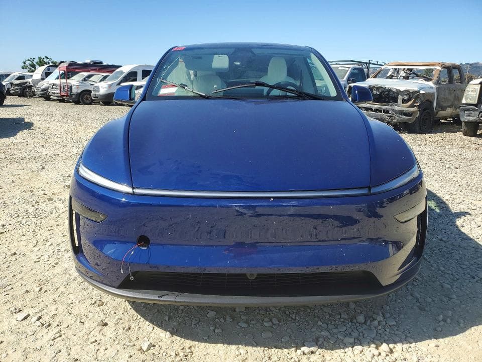 2026 TESLA MODEL Y 5