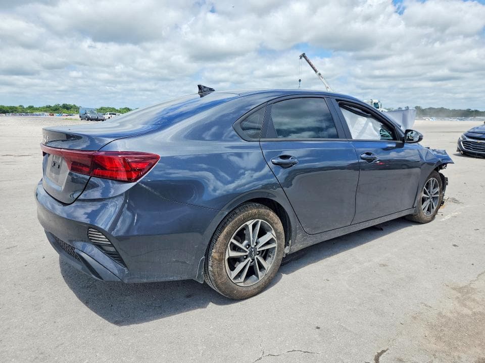 2023 KIA FORTE LXS 3