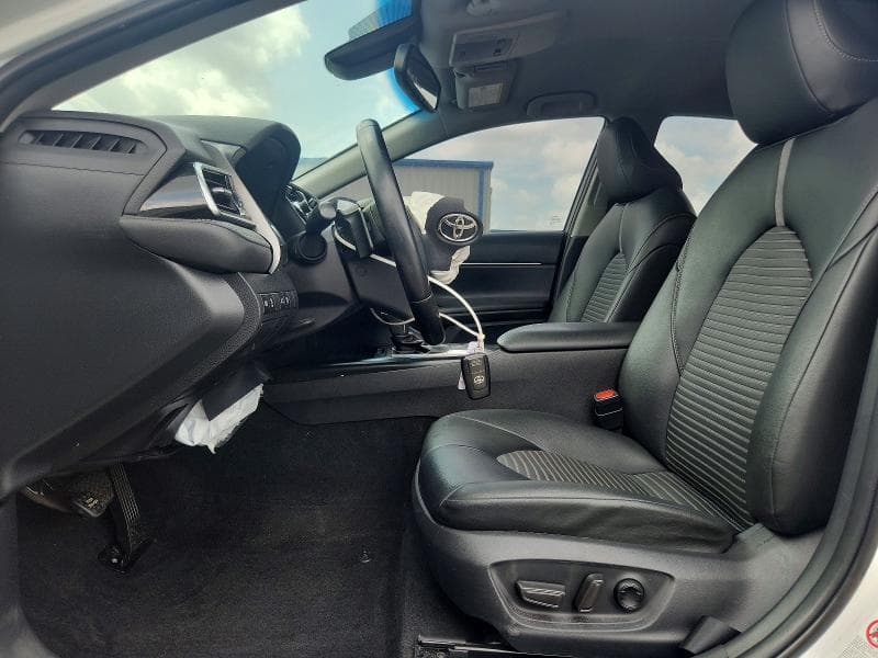 2018 TOYOTA CAMRY SE 7