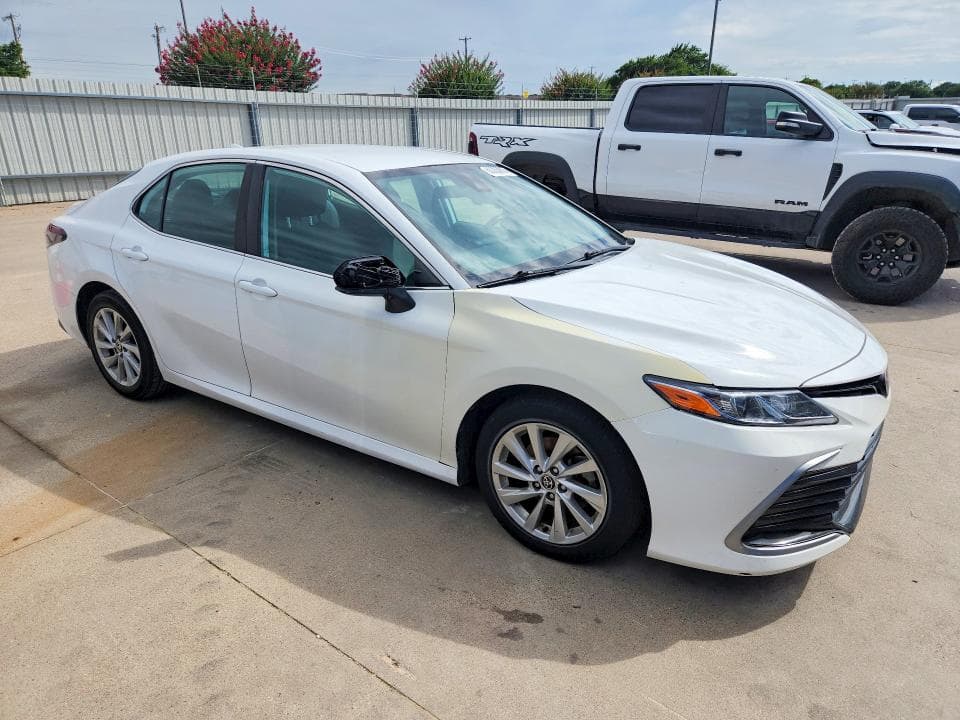 2021 TOYOTA CAMRY LE 4