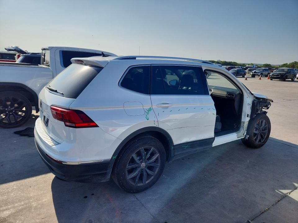 2023 VOLKSWAGEN TIGUAN SE 3