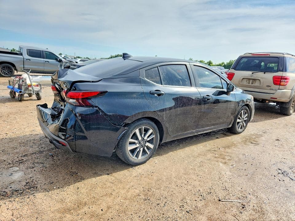 2021 NISSAN VERSA SV 3