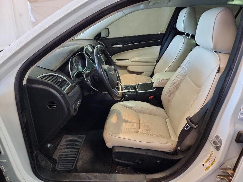 2019 CHRYSLER 300 LIMITED 7