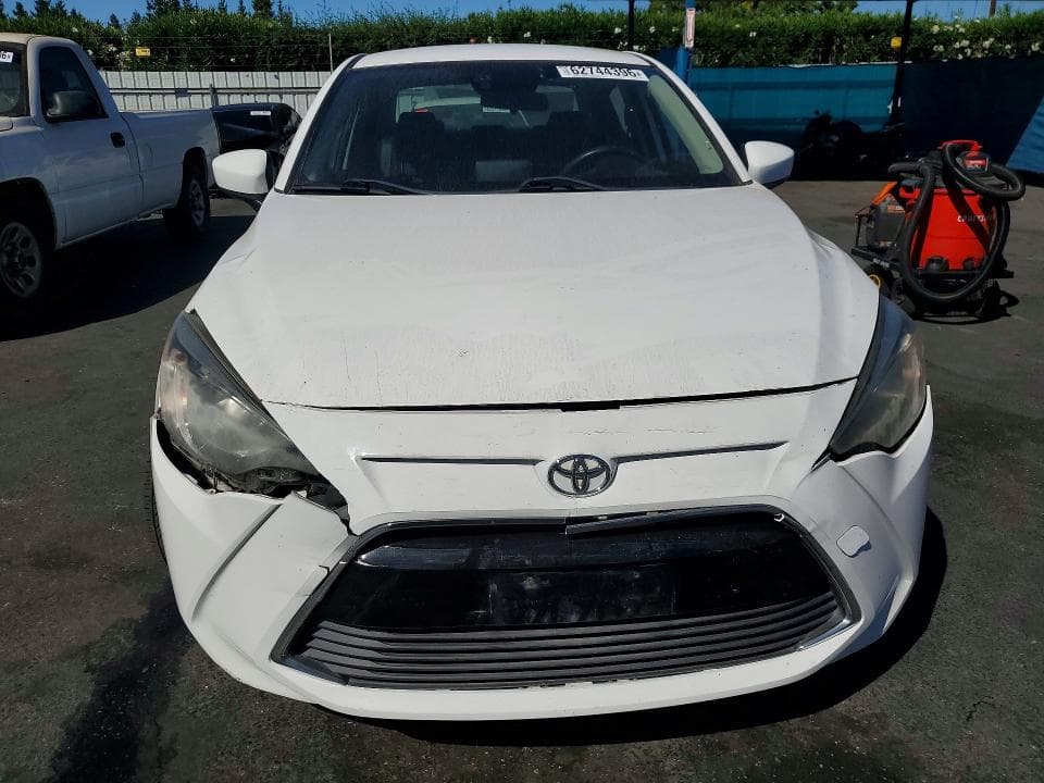 2017 TOYOTA YARIS IA BASE 5