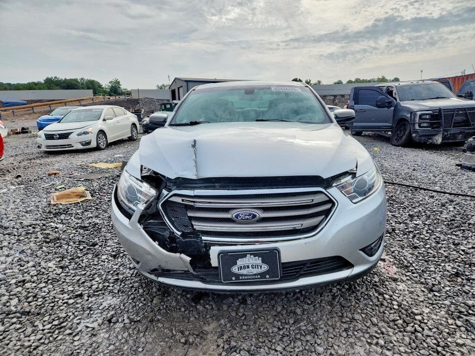 2018 FORD TAURUS SEL 5
