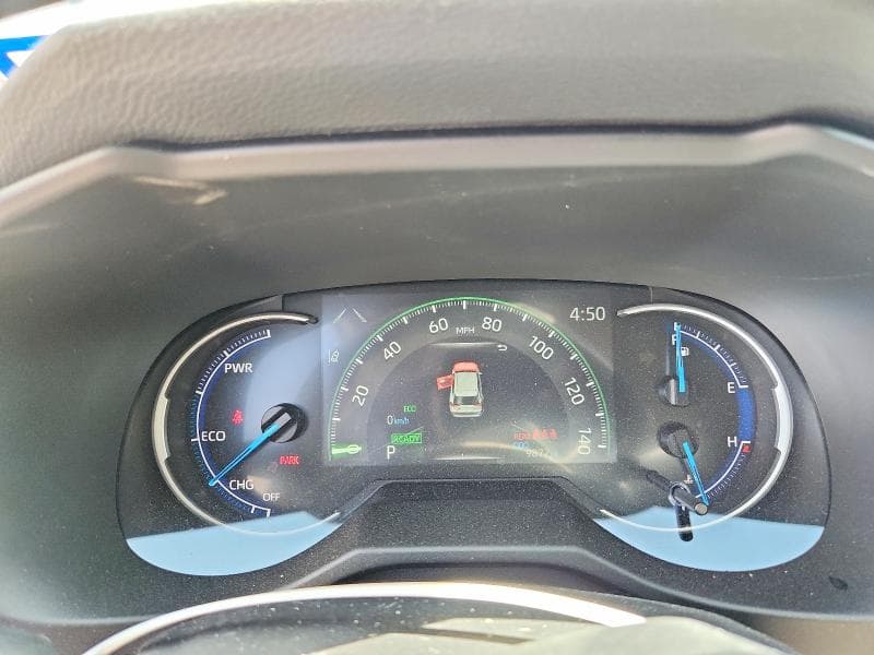2025 TOYOTA RAV4 HYBRID XLE 9
