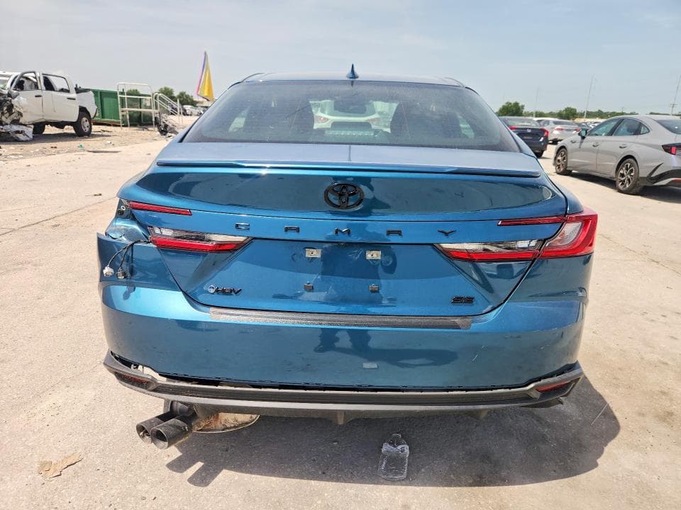2025 TOYOTA CAMRY SE 6