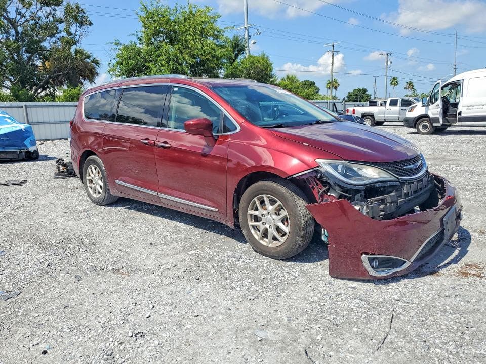 2020 CHRYSLER PACIFICA TOURING L 4
