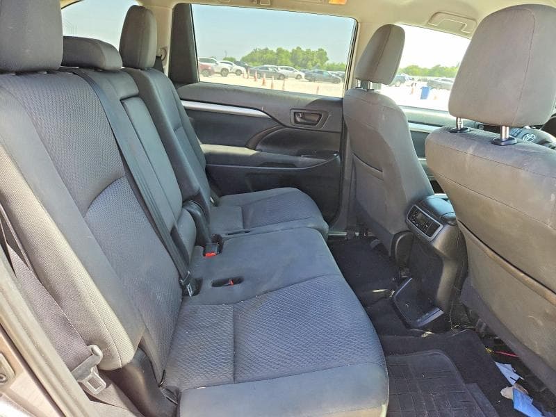 2019 TOYOTA HIGHLANDER LE 10