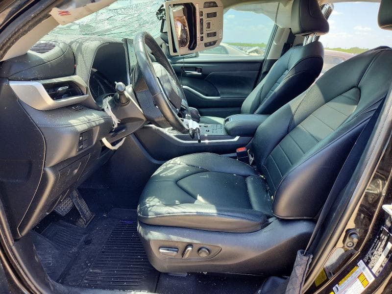2020 TOYOTA HIGHLANDER XLE 7