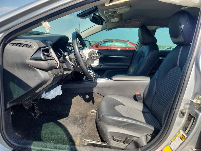 2020 TOYOTA CAMRY SE 7