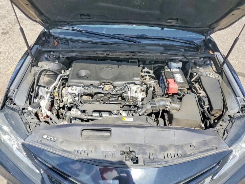 2020 TOYOTA CAMRY SE 11
