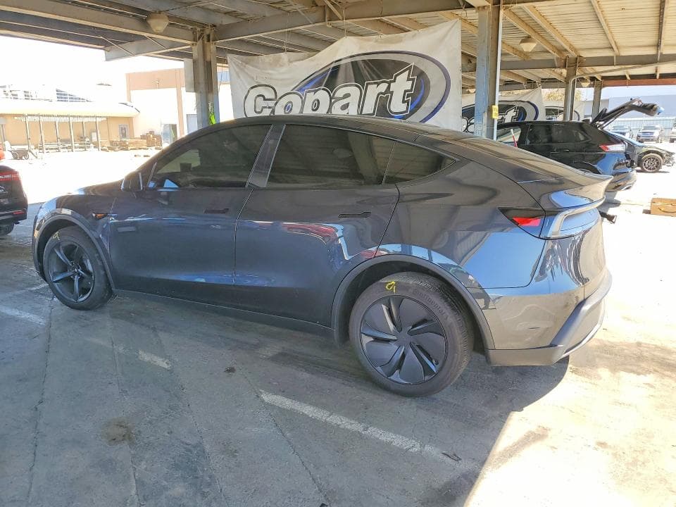 2026 TESLA MODEL Y 2