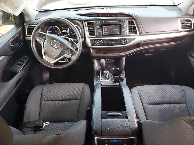 2019 TOYOTA HIGHLANDER LE 8