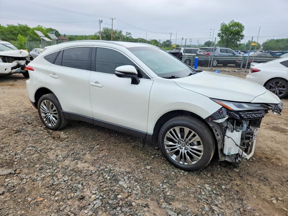 2022 TOYOTA VENZA XLE 4