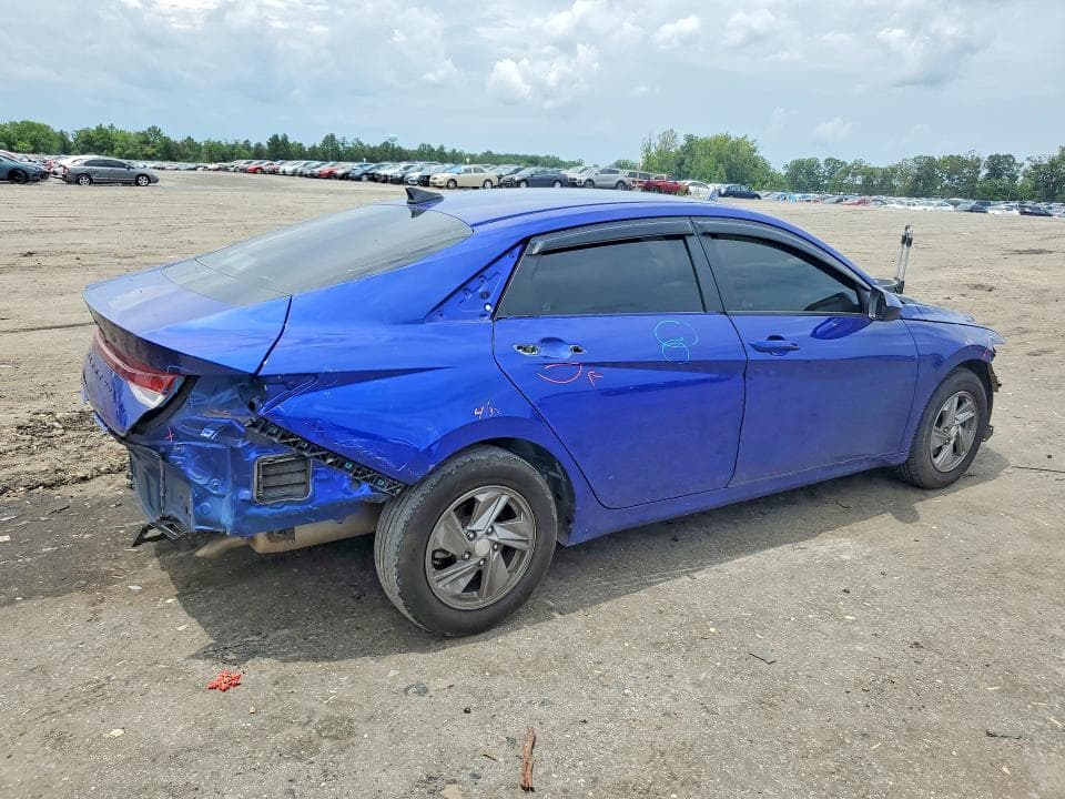 2024 HYUNDAI ELANTRA SE 3