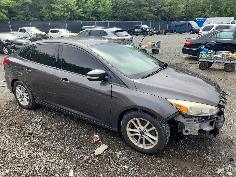 2017 FORD FOCUS SE 4