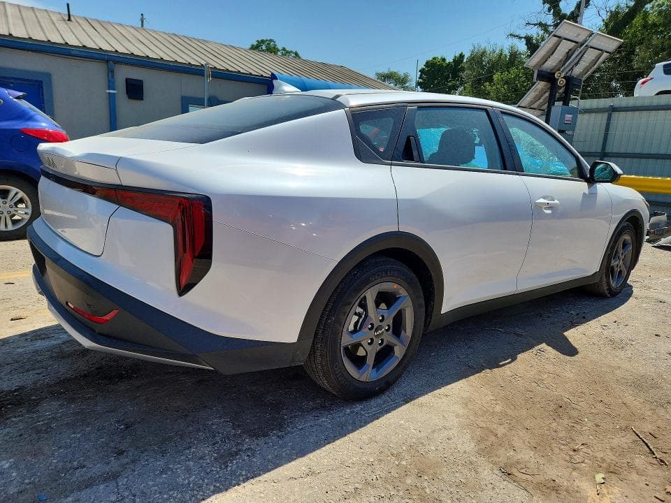 2026 KIA K4 LXS 3