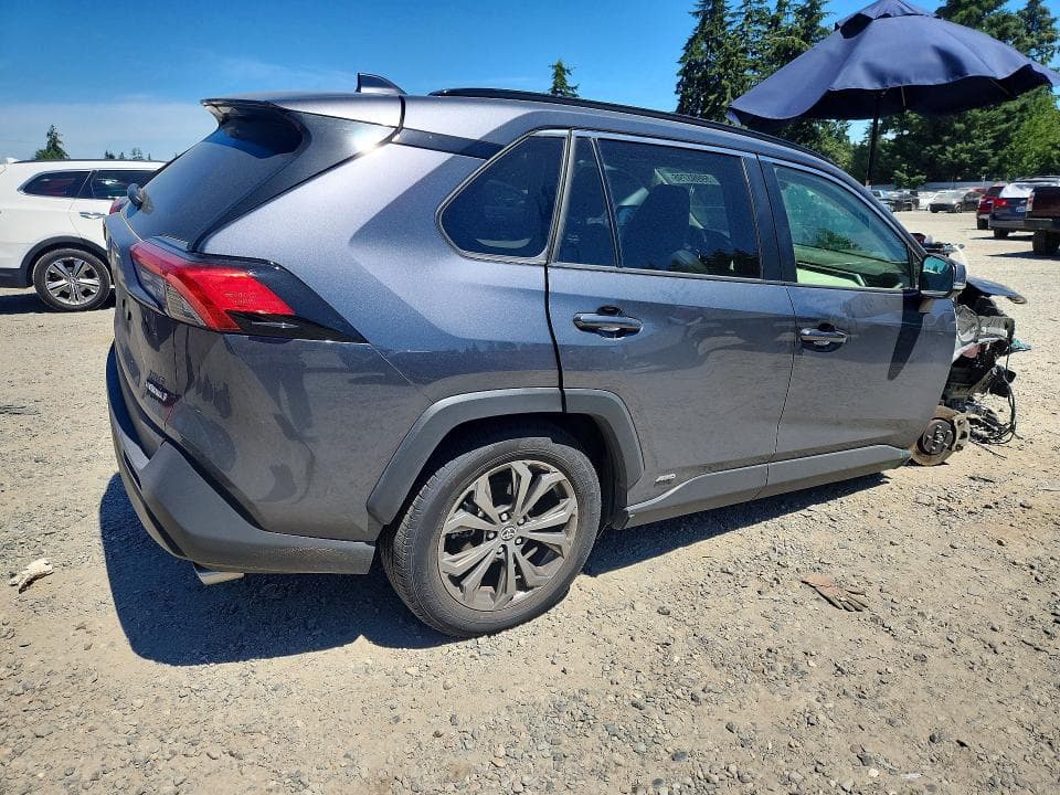 2023 TOYOTA RAV4 XLE PREMIUM 3