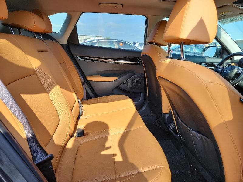 2024 KIA SELTOS EX 11