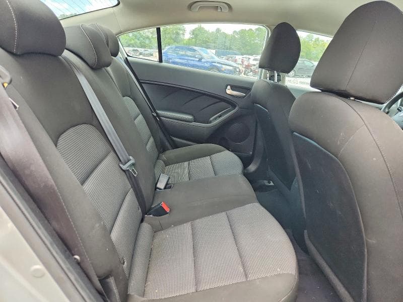 2017 KIA FORTE LX 10