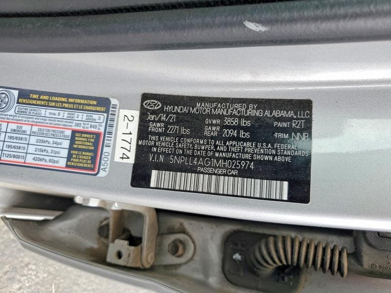 2021 HYUNDAI ELANTRA SE 13
