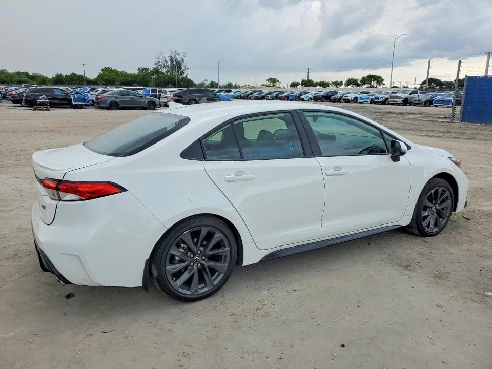 2026 TOYOTA COROLLA SE 3