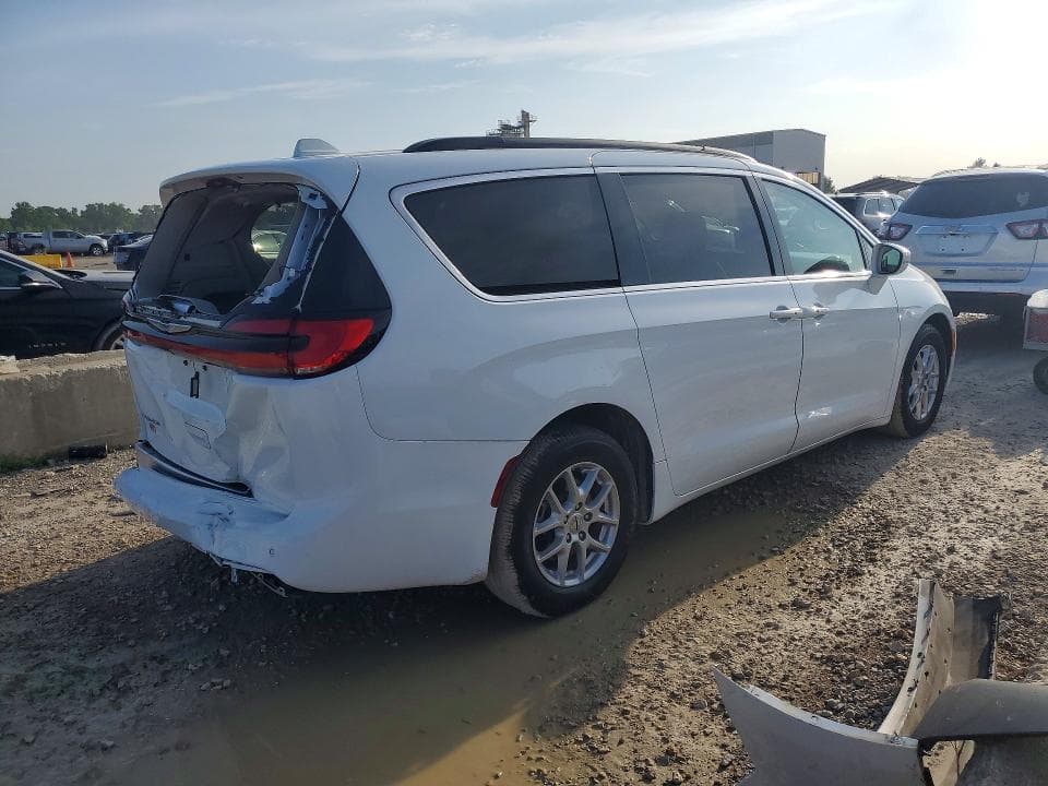 2022 CHRYSLER PACIFICA TOURING L 3