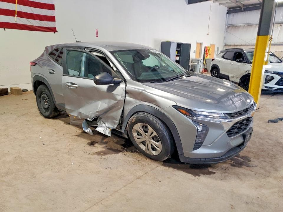 2024 CHEVROLET TRAX LS 4