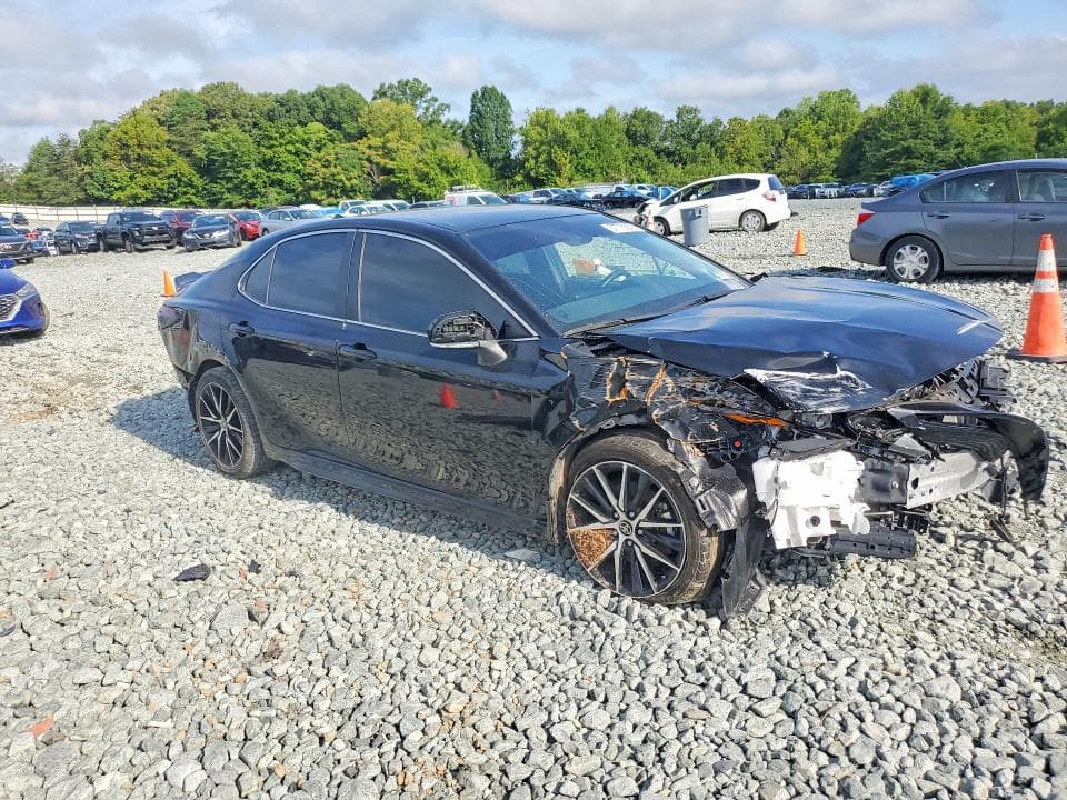 2023 TOYOTA CAMRY SE 4