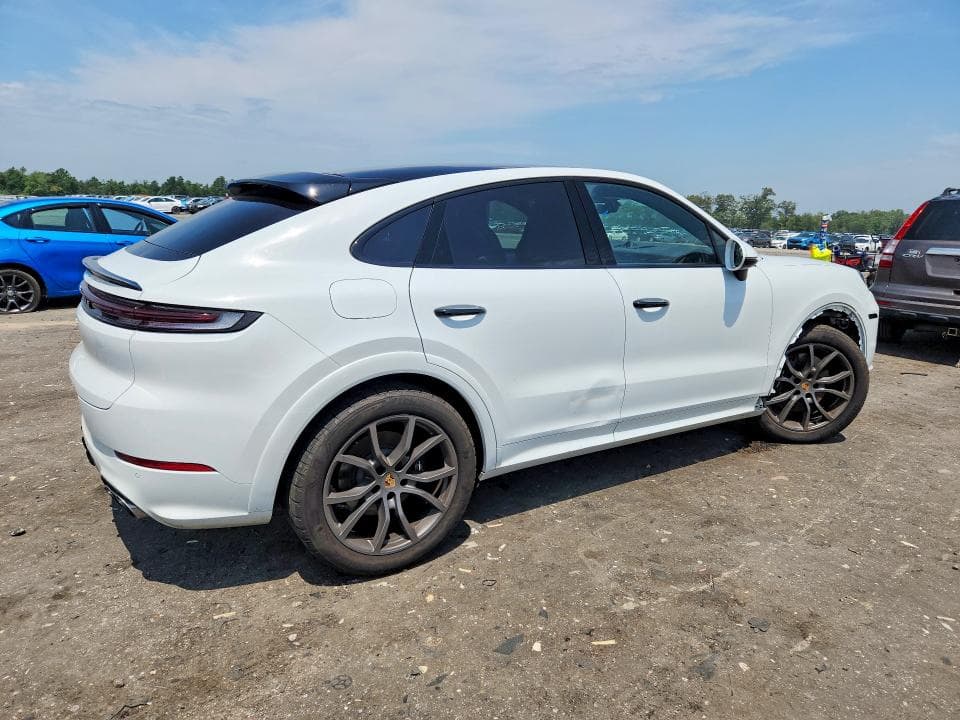 2024 PORSCHE CAYENNE COUPE 3